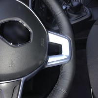 Оплетка на руль из натуральной кожи Renault Sandero II 2018-н.в. (для руля без штатной кожи, черная)